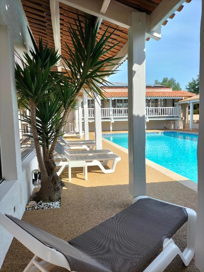 Hotel Et Spa Les Cleunes Oleron แซ็ง-โทรจง-เลส์-แบ็งส์ ภายนอก รูปภาพ