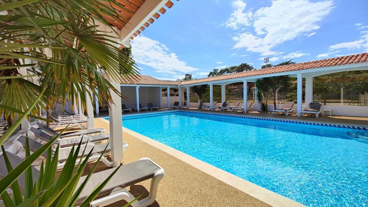 Hotel Et Spa Les Cleunes Oleron แซ็ง-โทรจง-เลส์-แบ็งส์ ภายนอก รูปภาพ