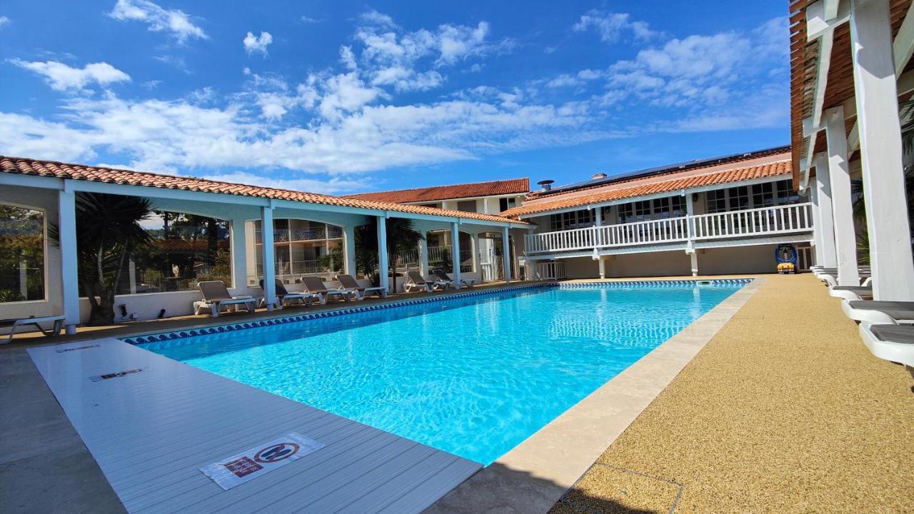 Hotel Et Spa Les Cleunes Oleron แซ็ง-โทรจง-เลส์-แบ็งส์ ภายนอก รูปภาพ