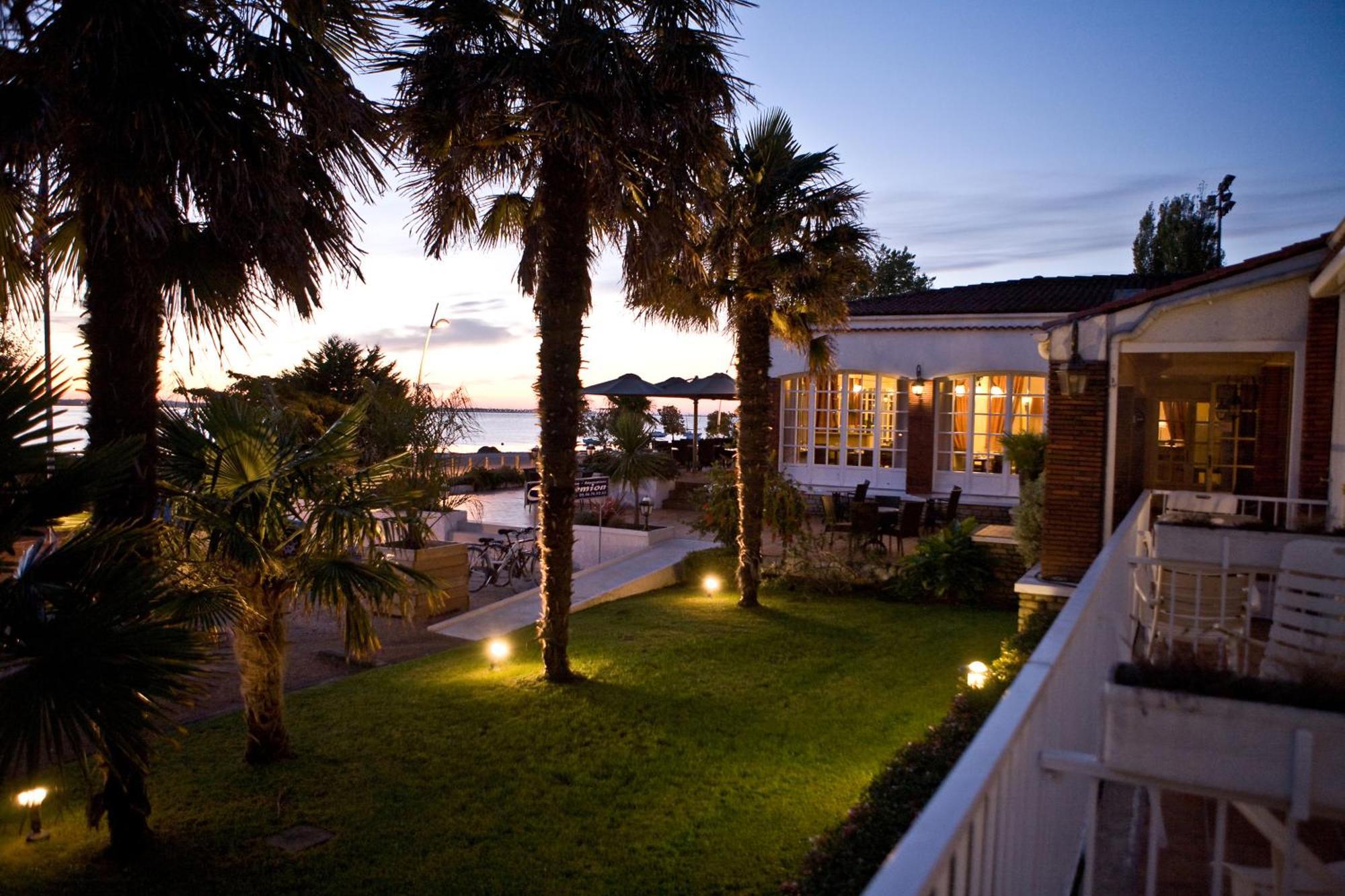 Hotel Et Spa Les Cleunes Oleron แซ็ง-โทรจง-เลส์-แบ็งส์ ภายนอก รูปภาพ