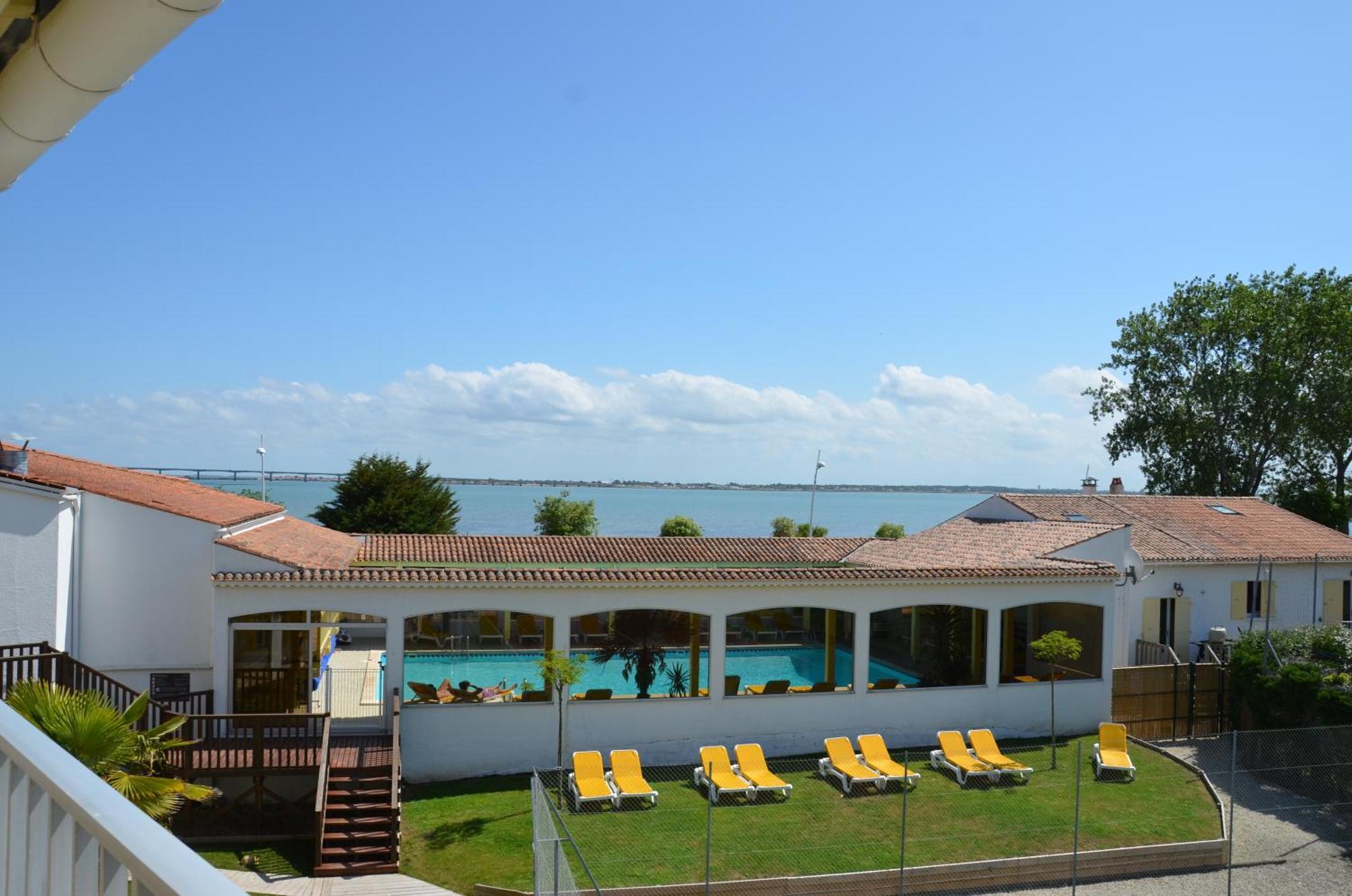 Hotel Et Spa Les Cleunes Oleron แซ็ง-โทรจง-เลส์-แบ็งส์ ภายนอก รูปภาพ