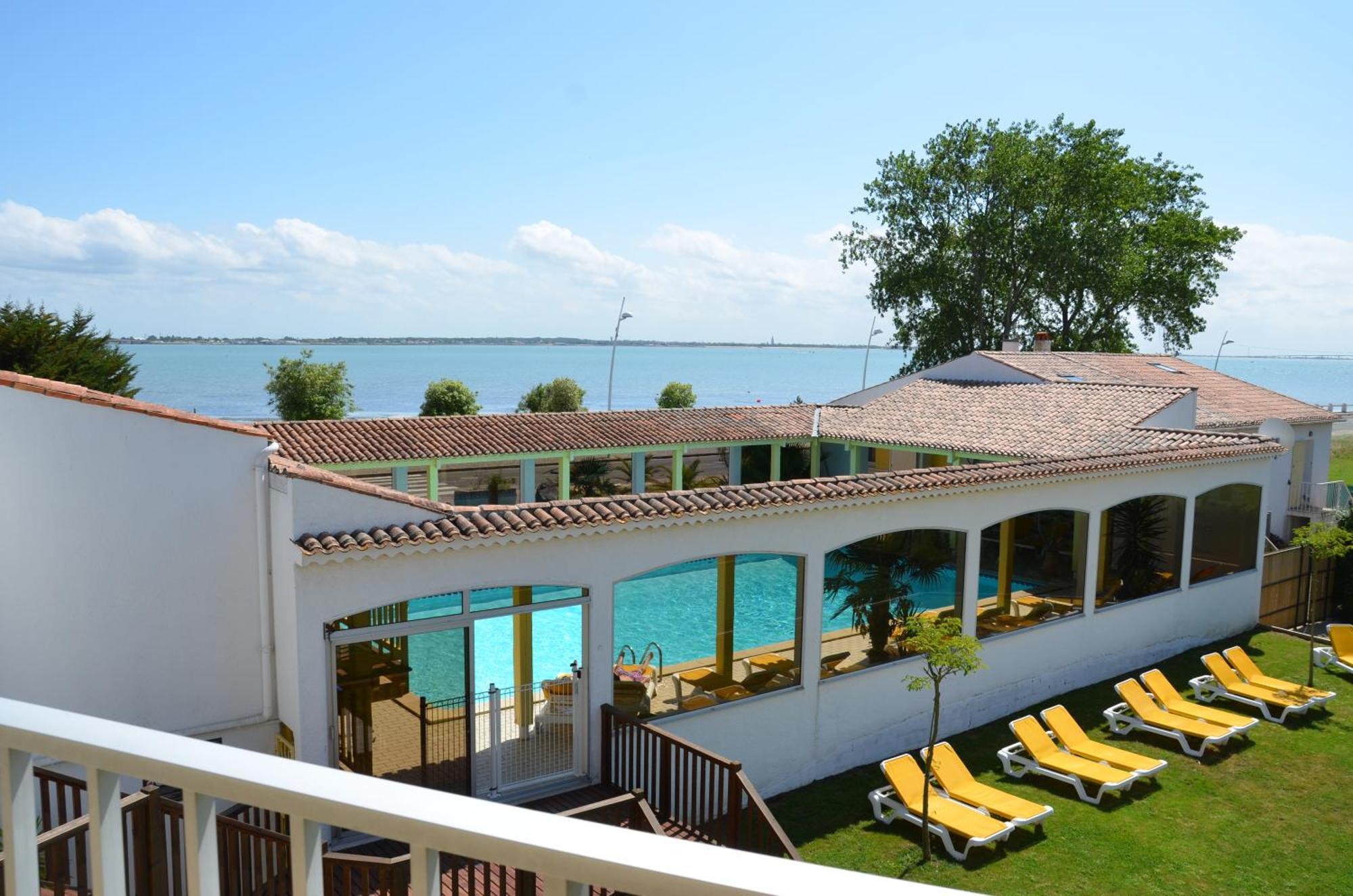 Hotel Et Spa Les Cleunes Oleron แซ็ง-โทรจง-เลส์-แบ็งส์ ภายนอก รูปภาพ