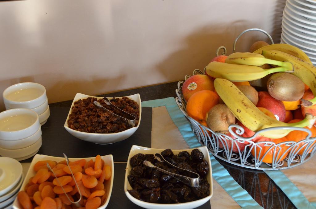 Hotel Et Spa Les Cleunes Oleron แซ็ง-โทรจง-เลส์-แบ็งส์ ภายนอก รูปภาพ