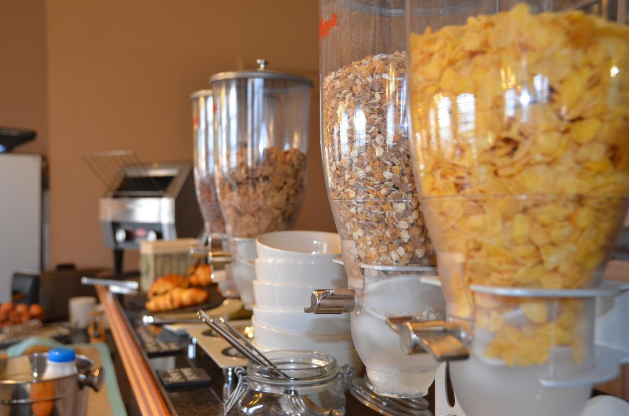 Hotel Et Spa Les Cleunes Oleron แซ็ง-โทรจง-เลส์-แบ็งส์ ภายนอก รูปภาพ