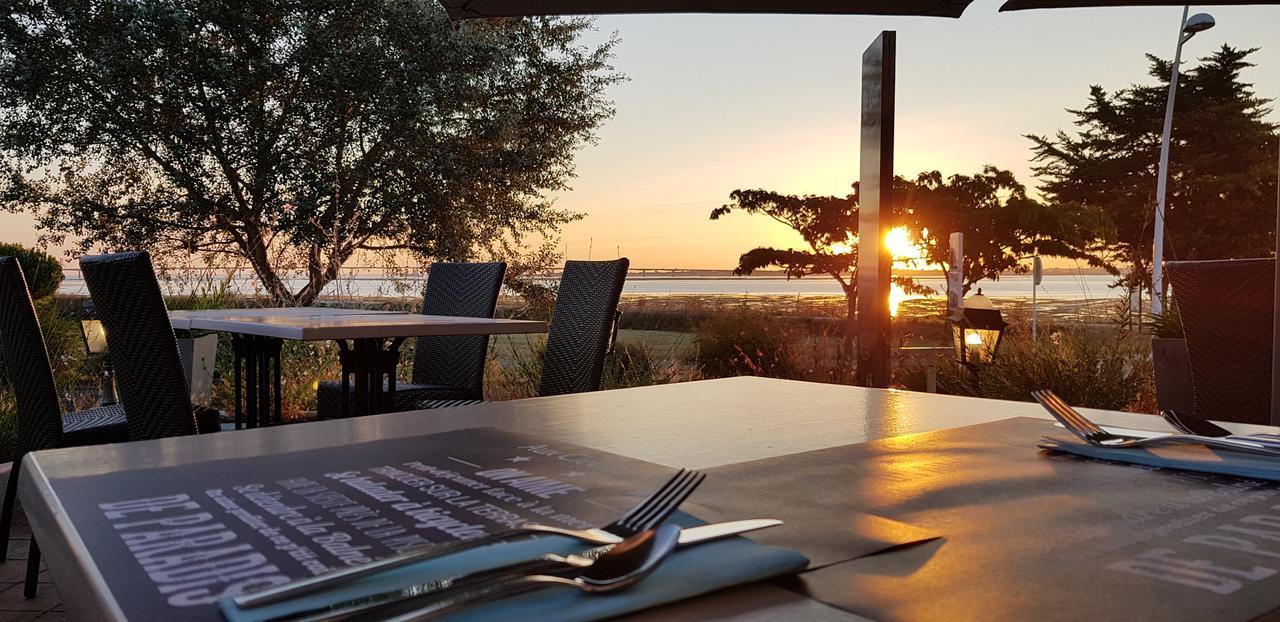 Hotel Et Spa Les Cleunes Oleron แซ็ง-โทรจง-เลส์-แบ็งส์ ภายนอก รูปภาพ